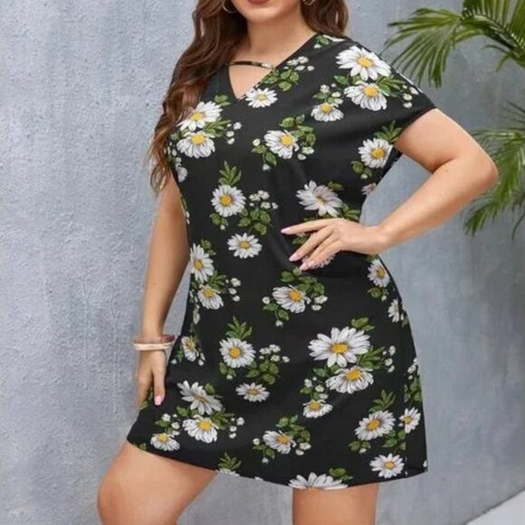 ✨️2/$20 Floral Dress - Picture 1 of 4